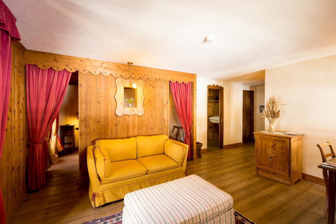 Hotel Lyshaus Gressoney-Saint-Jean Bagian luar foto