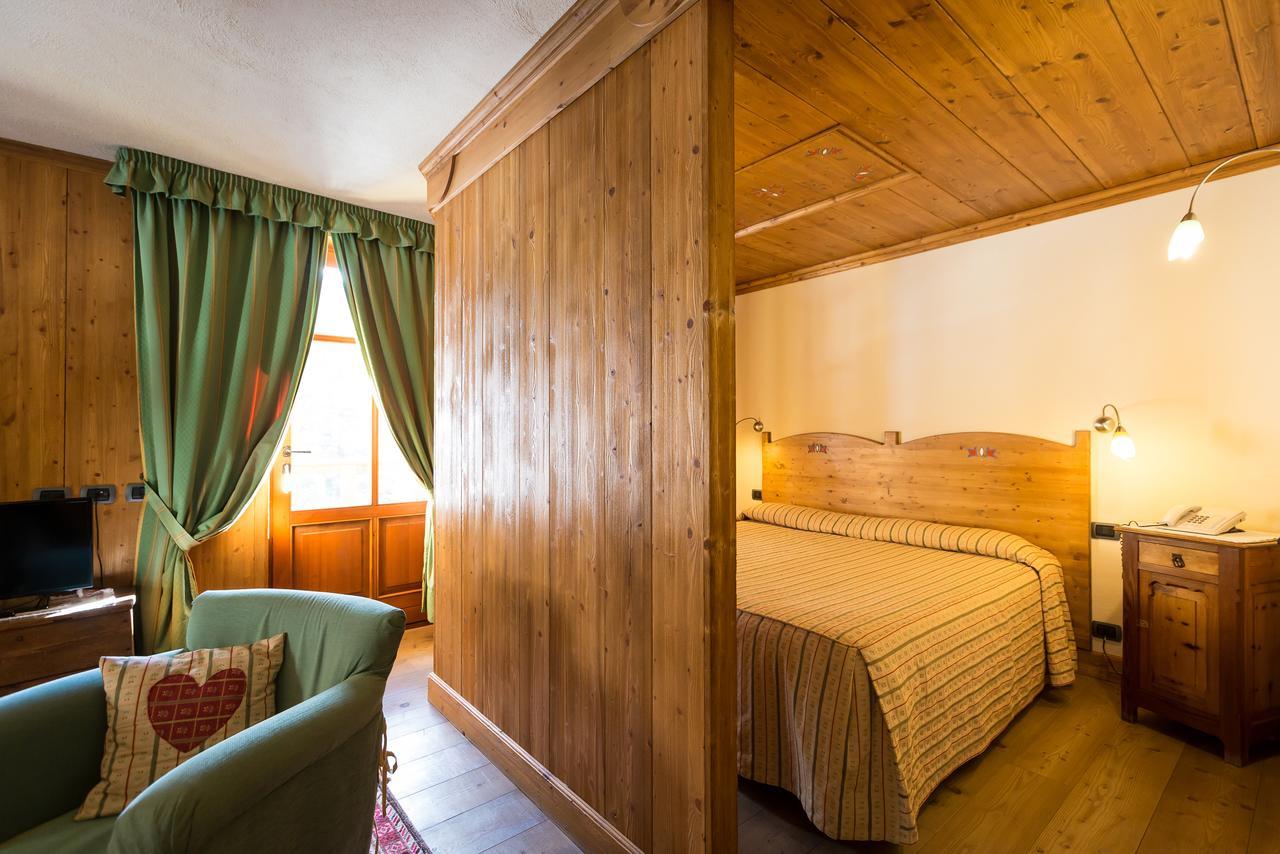 Hotel Lyshaus Gressoney-Saint-Jean Bagian luar foto