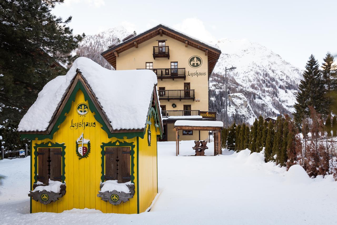 Hotel Lyshaus Gressoney-Saint-Jean Bagian luar foto
