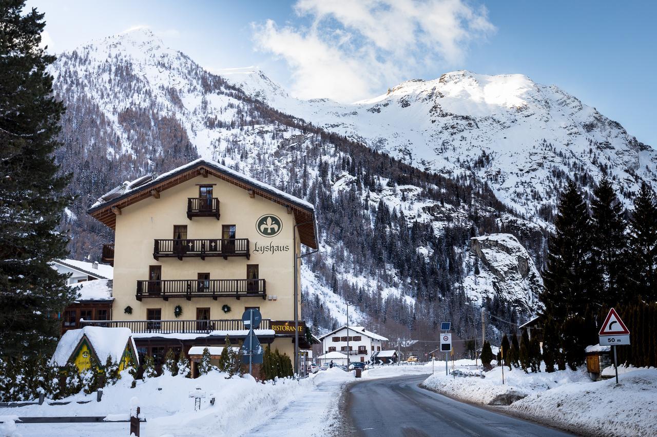 Hotel Lyshaus Gressoney-Saint-Jean Bagian luar foto